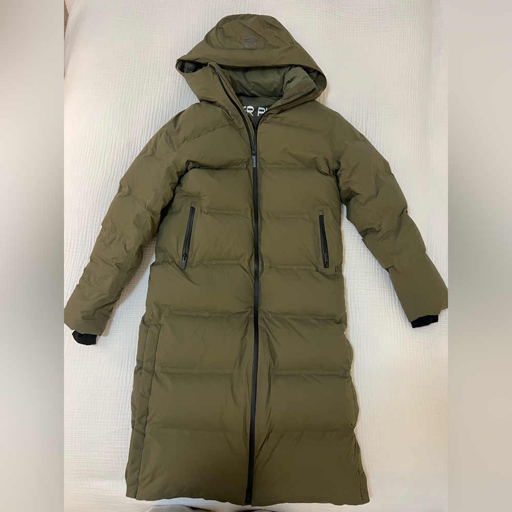 Aritzia Super Puff2O Long Rainstop / size XXS / Army Green